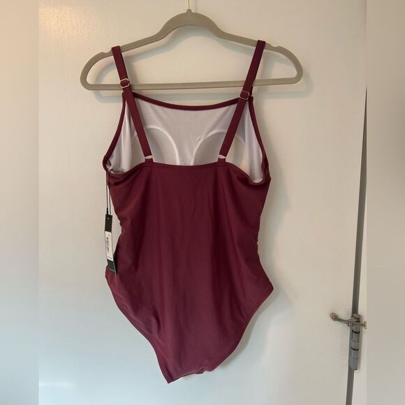 Catherine Malandrino full coverage one piece swimsuit with ruching on the sides - Picture 2 of 4